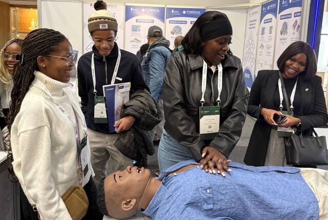 blog-EIDOS представила симуляторы на Africa Health 2025 в Кейптауне